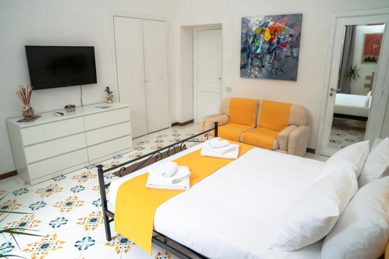 Le Stanze Di Sissi - Luxury Suites Νάπολη Εξωτερικό φωτογραφία
